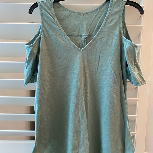 Cold shoulder tee - Picture 4 of 5